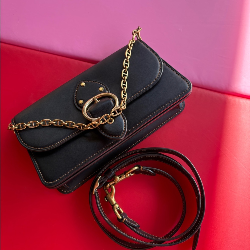 Elegant Black Chain Strap Women's Bag